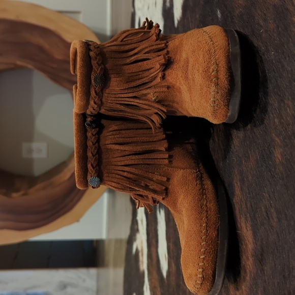 Minnetonka suede moccasin fringe booties women's 7 - Picture 5 of 11